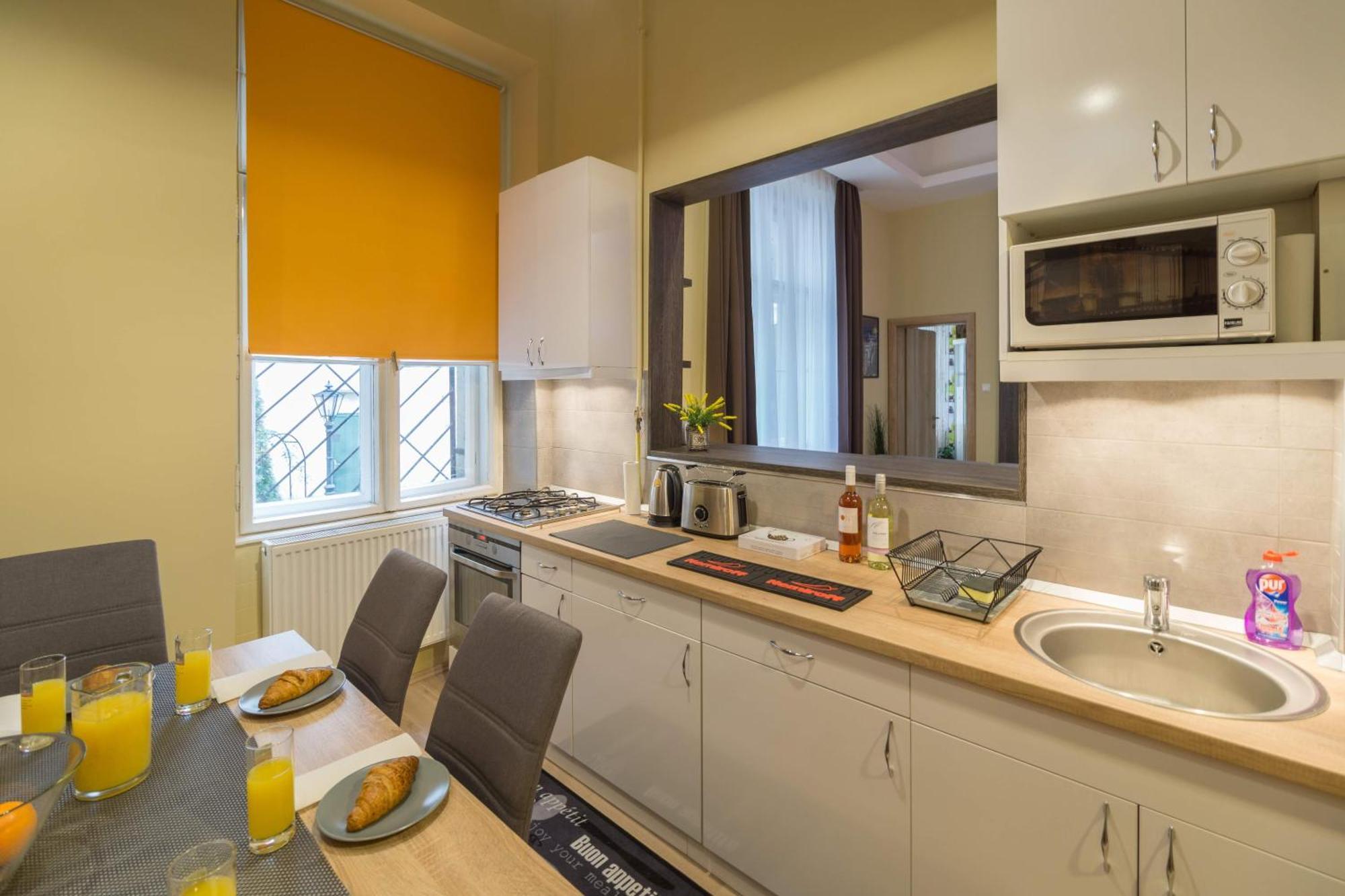 Exlcusive & City Central Located Suite By Prestige Homes Budapest Exterior photo